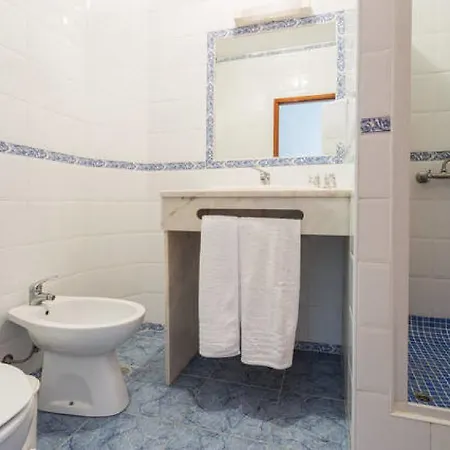 Residencial Capri Pensión *